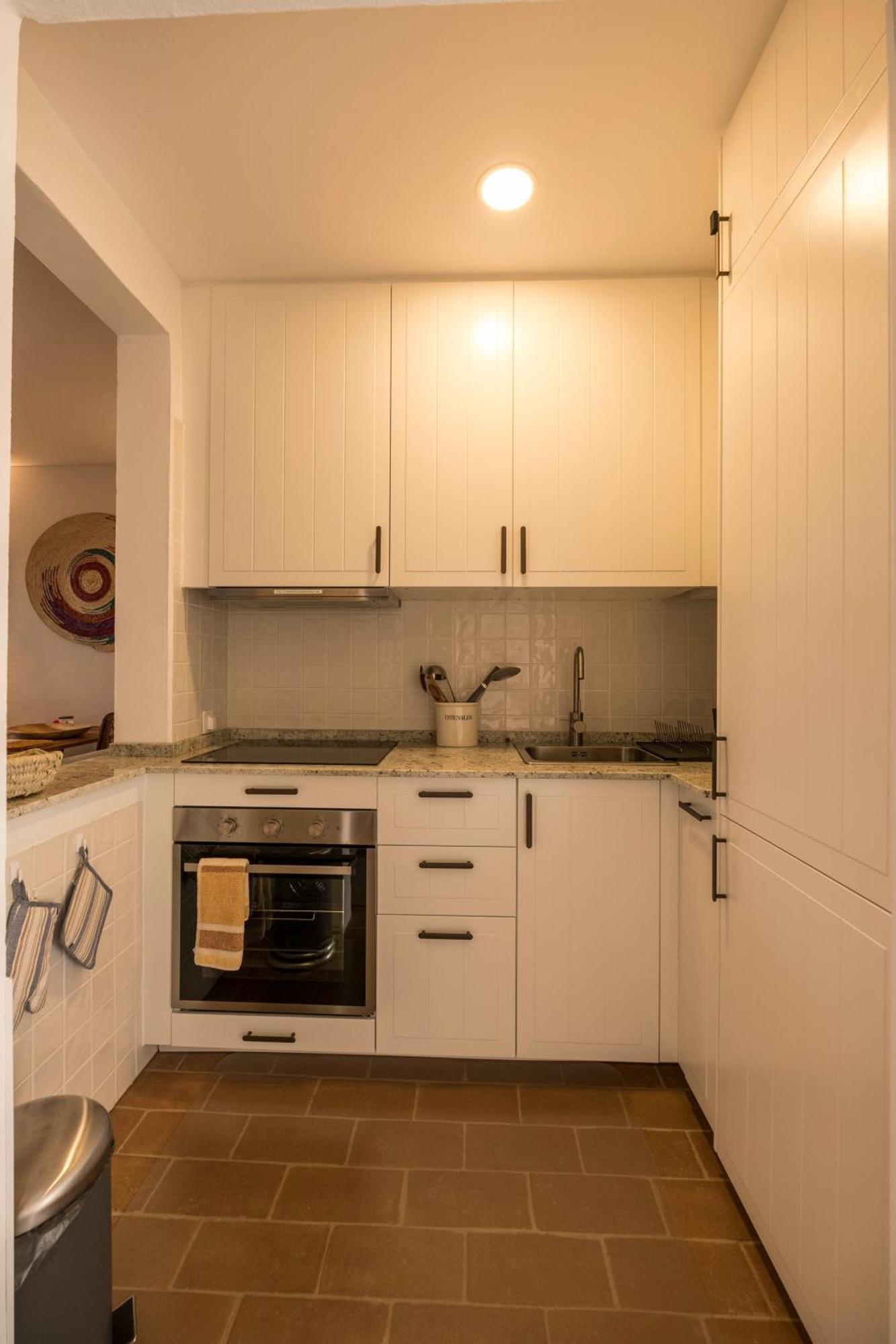 Cozy Beach Apartment W/ Sea View, Free Parking & Ac Carvoeiro  Esterno foto